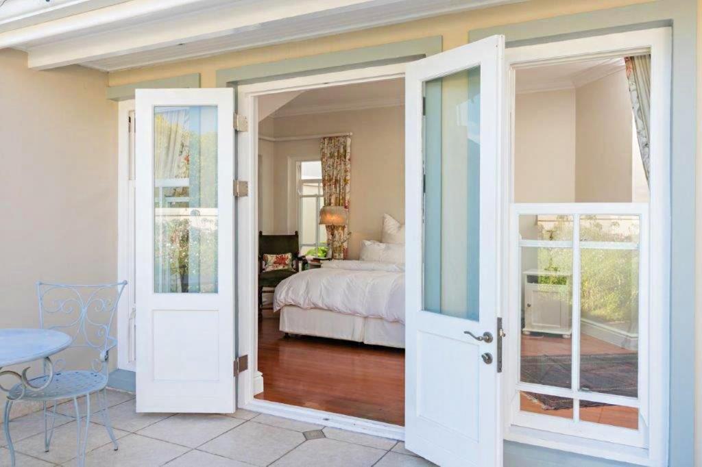 Isola Bella Guest House Книсна Екстериор снимка