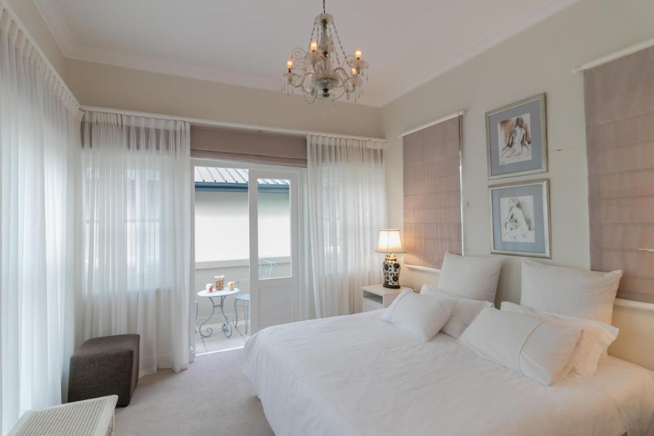 Isola Bella Guest House Книсна Екстериор снимка